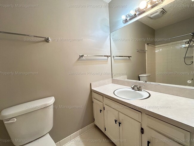 Building Photo - For Lease | Midtown Tulsa | Duplex
