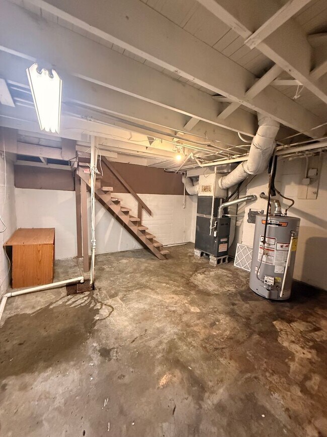 Building Photo - 932 Negley Ave