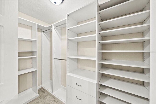 Building Photo - 6601 N Elizabeth St