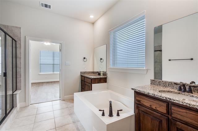 Building Photo - 10801 Brownwood Pl