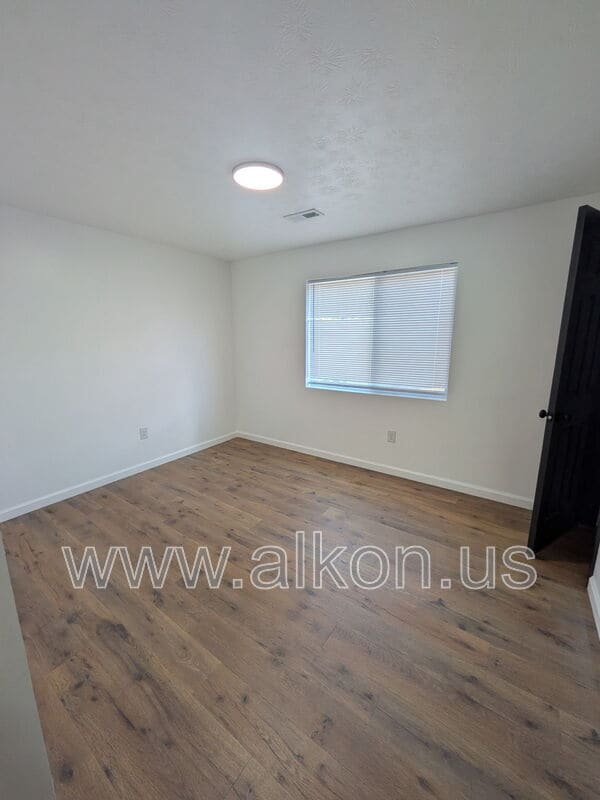 Building Photo - 949 Perry Hwy