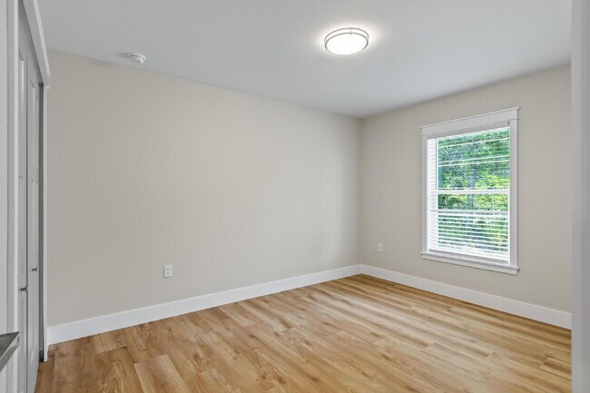 Building Photo - Modern Living Awaits!