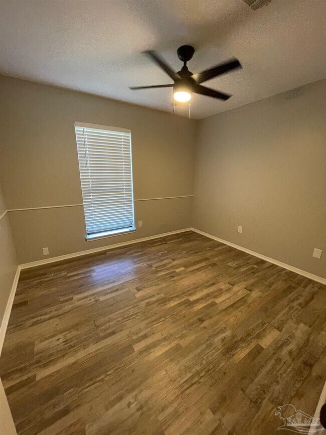 Building Photo - 4615 Gladstone Dr