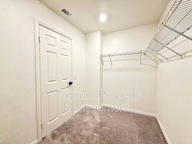 Building Photo - 28441 Dusky Willow Dr