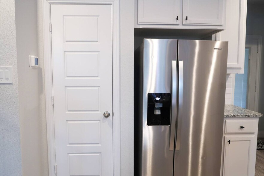 Building Photo - 6000 Bursey Rd