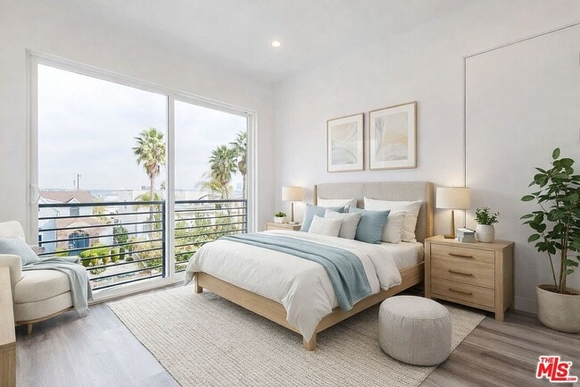 Building Photo - 525 Normandie Ave