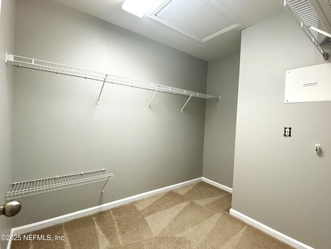 Building Photo - 4839 Parkhurst Pl