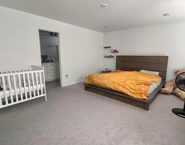 Building Photo - Senderos Creek 3bd paired home