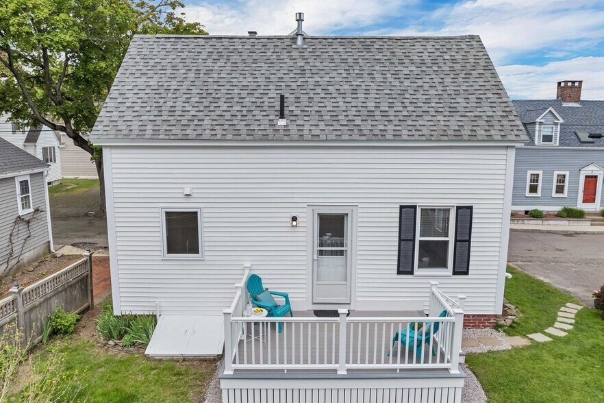 Building Photo - 3 Madison St