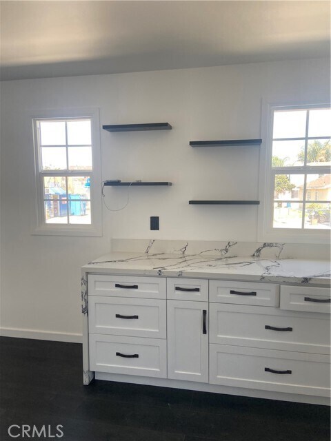 Building Photo - 4050 Floral Dr