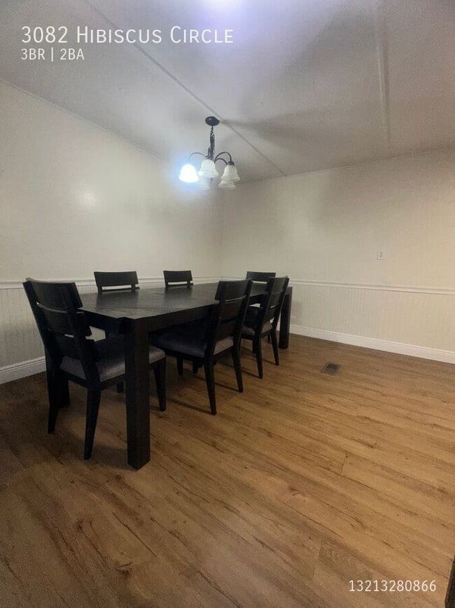 Building Photo - 3082 Hibiscus Cir