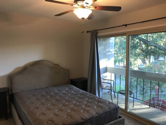 Building Photo - Beautiful Home in West Davis