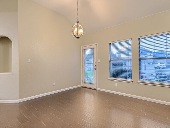 Building Photo - 2858 Southampton Way
