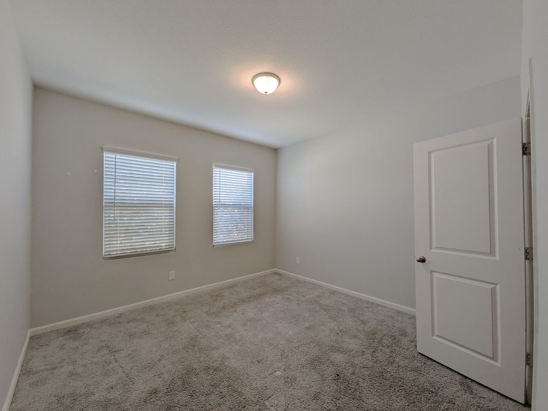 Building Photo - 2905 Aspen Dr