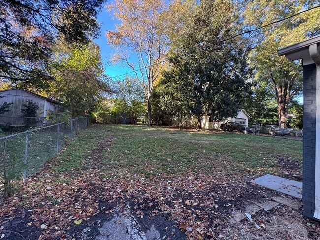 Building Photo - Beautiful 3 Bedroom in Windsor Park Neighb...