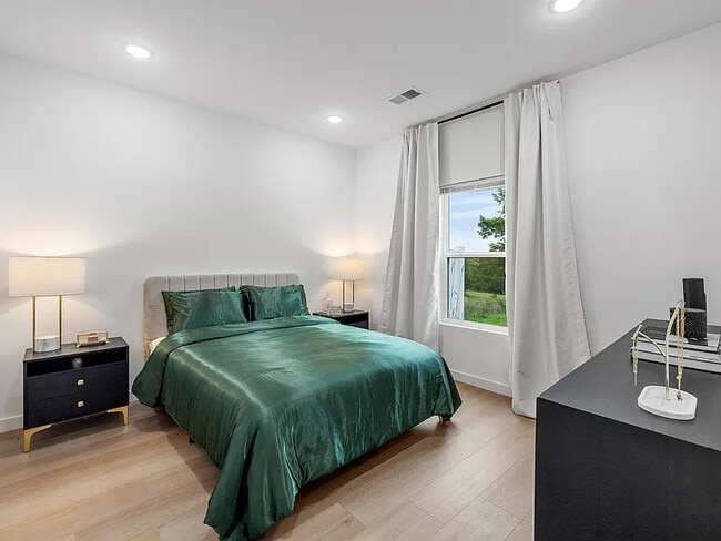 Building Photo - 126 Parris Bridge Rd