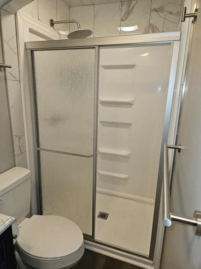 Building Photo - 720 Broad St