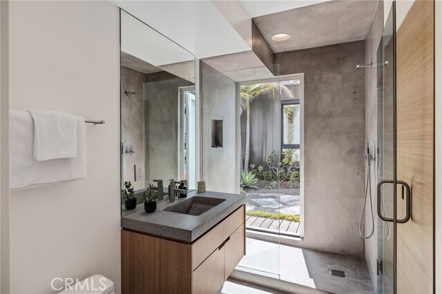 Building Photo - 27 Driftwood St