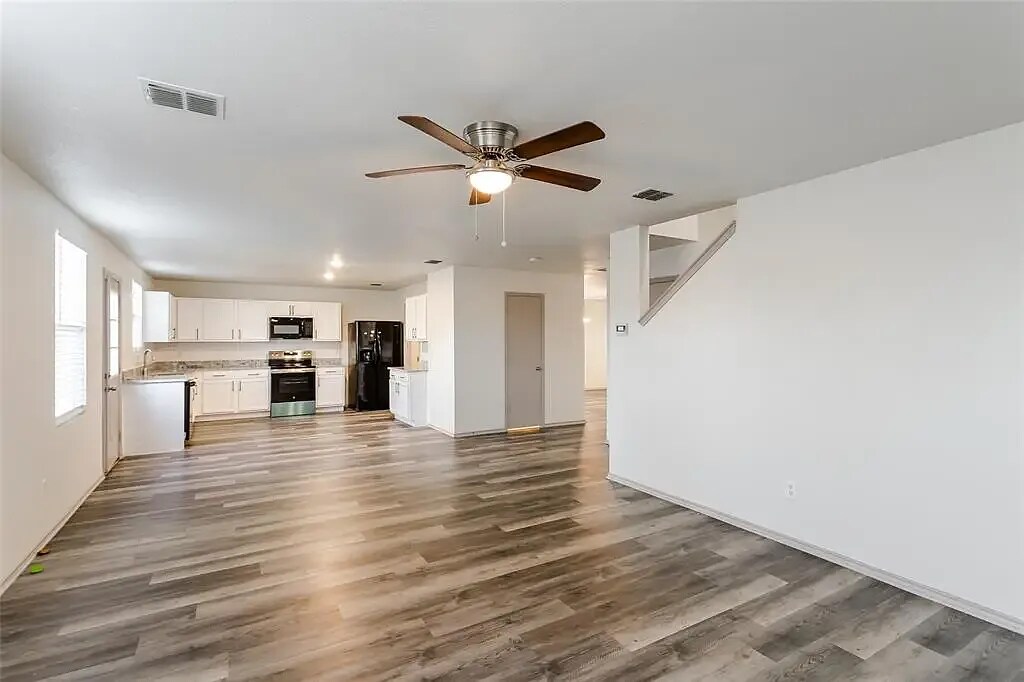 Building Photo - 818 Moss Glen Trl