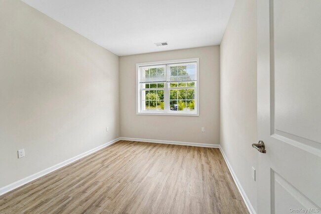 Building Photo - 410 Tower Ridge Cir