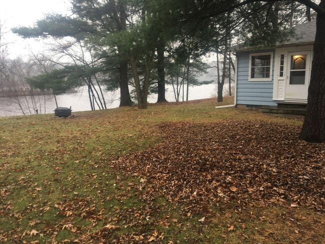 Building Photo - Beautiful 3 Bedroom Water Front Home with Dock