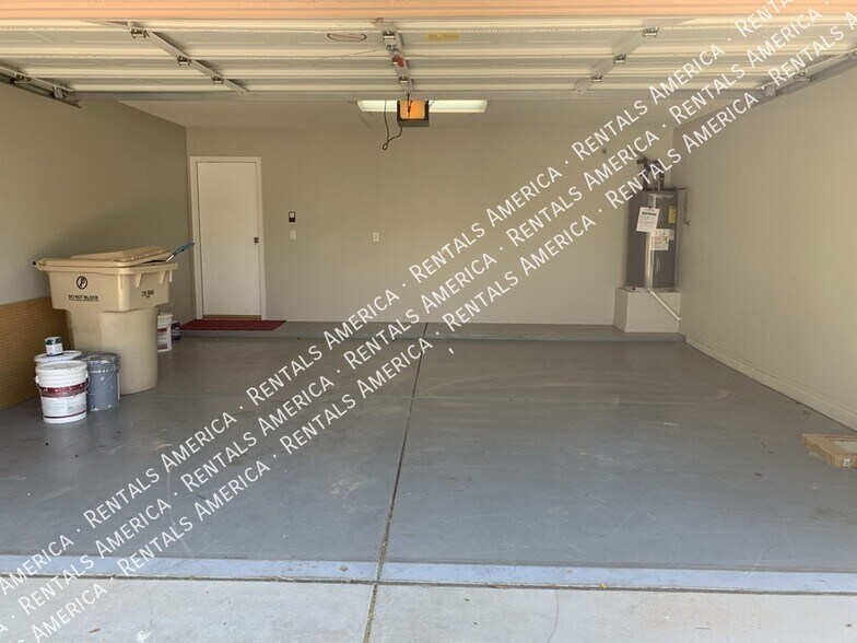 Building Photo - 7471 W Lone Cactus Dr