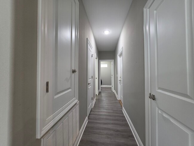 Building Photo - 2331 Hadleigh Hills Ct