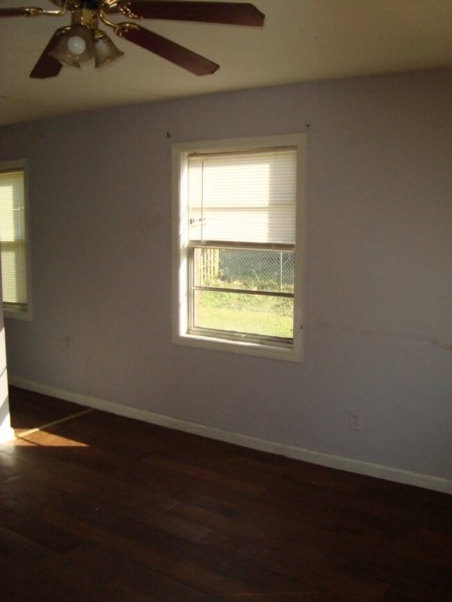Building Photo - 1348 Baker St