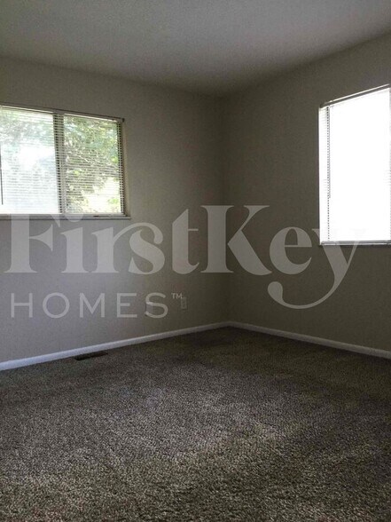 Building Photo - 8634 Lighthorse Dr