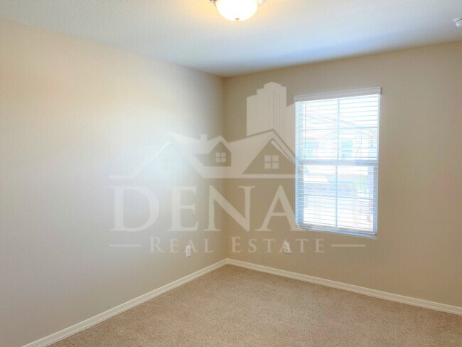 Building Photo - 905 S Canal Dr