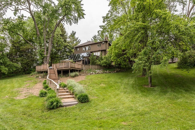 Building Photo - 10985 E Pleasant Lake Rd