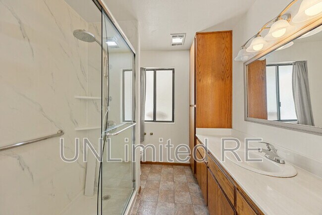 Building Photo - 1125 Arrowhead Ln