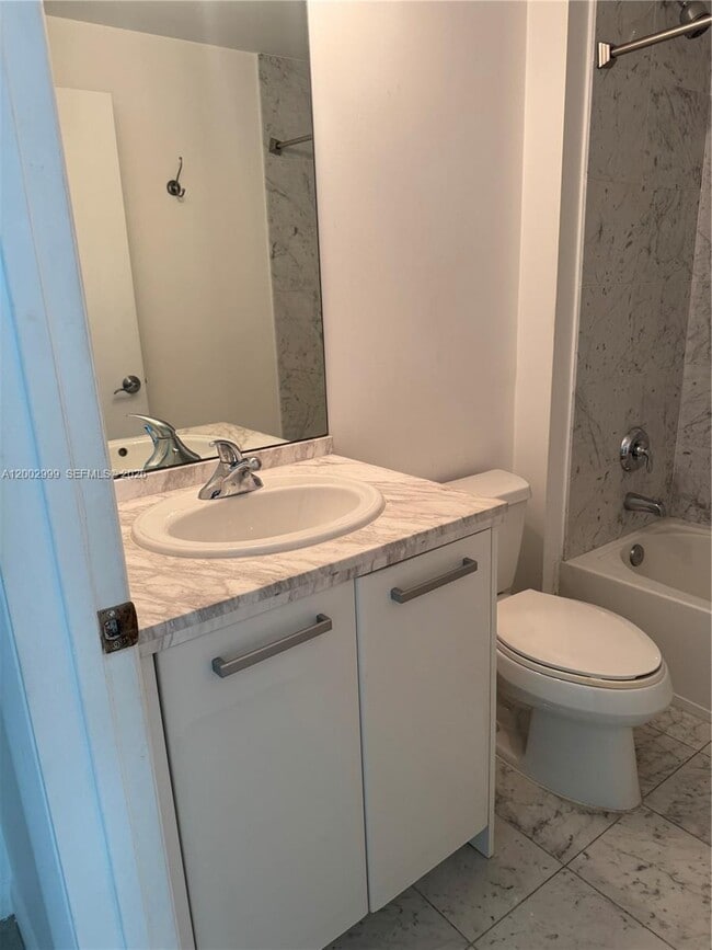 Building Photo - 253 NE 2nd St