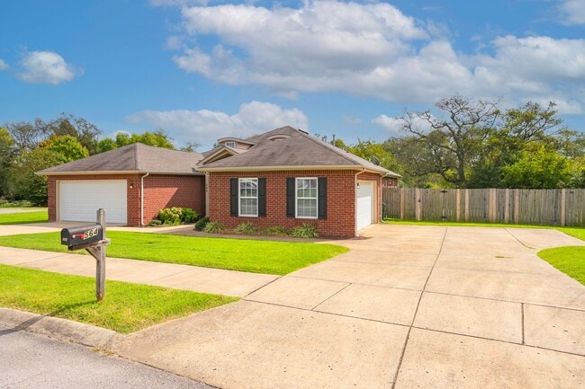 Building Photo - 564 Rose Cottage Cir