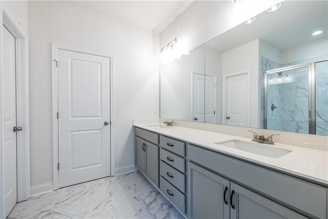 Building Photo - 1296 Ainsworth Alley