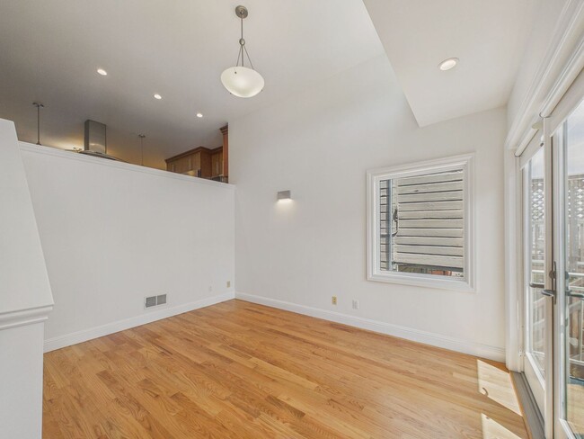 Building Photo - 853 De Haro St