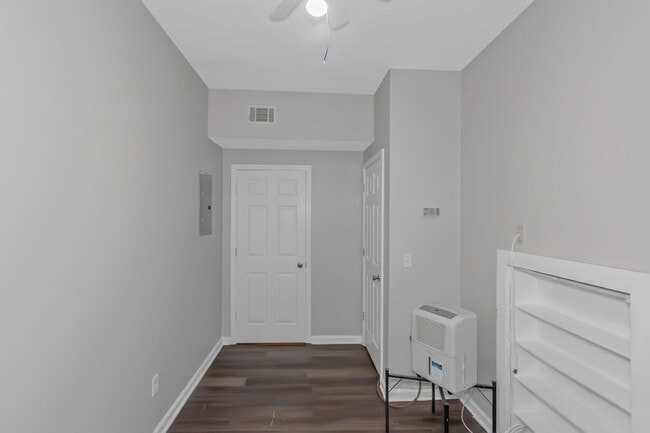 Building Photo - 3309 Touchwood Ct SW