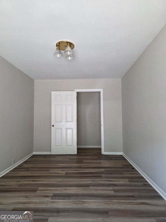 Building Photo - 5917 S Deshon Ct