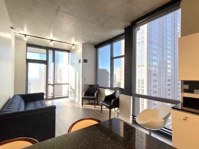 Building Photo - 235 W Van Buren St