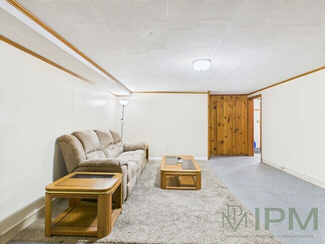 Building Photo - 307 N Fayette St