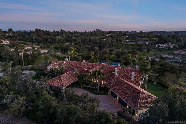 Building Photo - 5305 La Crescenta Rd