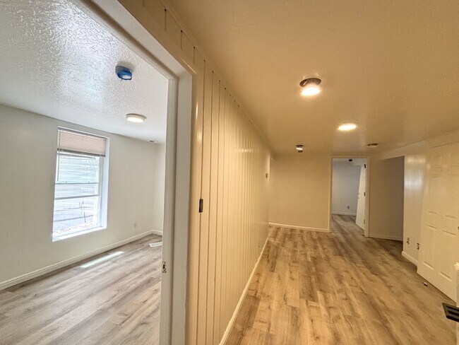 Building Photo - 1090 S 1100 E