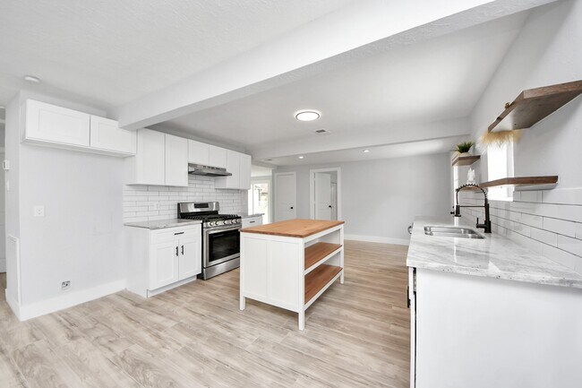 Building Photo - 503 Schilling Ave