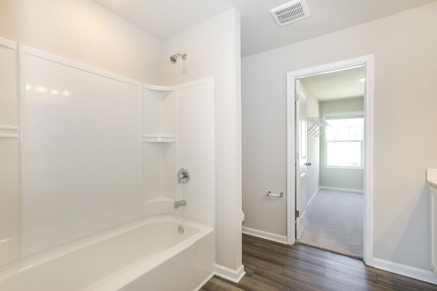 Building Photo - 613 Knightsbridge Ln