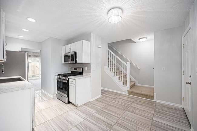 Building Photo - 97 Tarryton Ct W