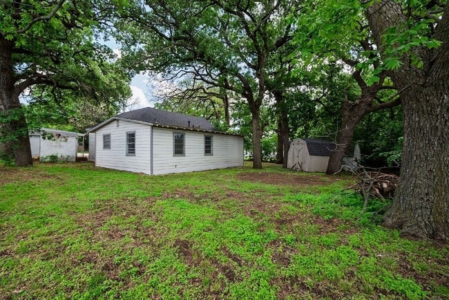 Building Photo - 107 Windsor Ct