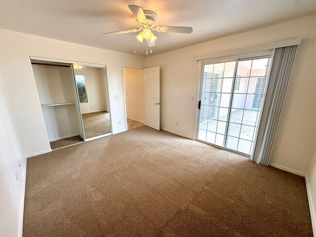 Building Photo - Beautiful 3 Bed / 2 Bath Home Backing to Cerbat Cliffs Golf Course!