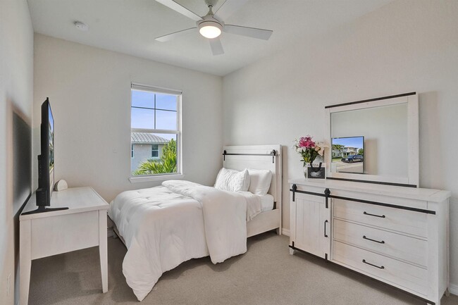 Building Photo - 1300 Eucalyptus Dr