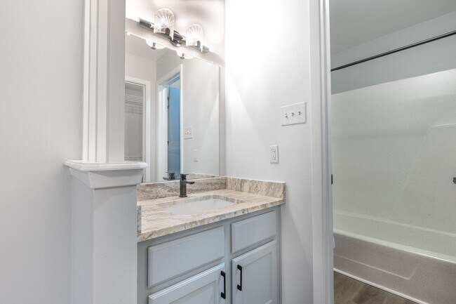 Building Photo - 1904 Dartmouth St