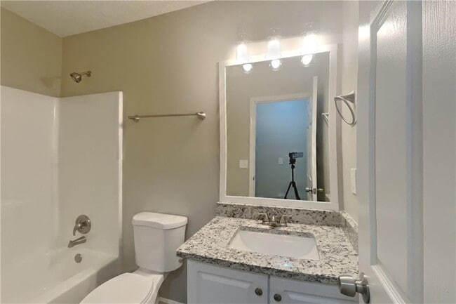 Building Photo - 105 Meadow Crest Ct